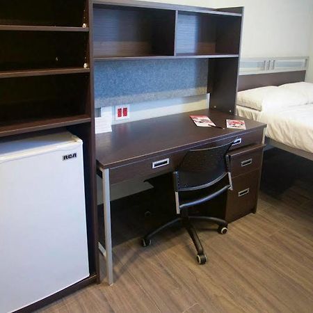 קינגסטון Queen'S University - David C. Smith House - Campus Accommodation מראה חיצוני תמונה